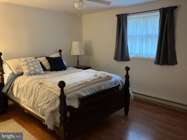 6 IROQUOIS RD, Albrightsville, PA 18210