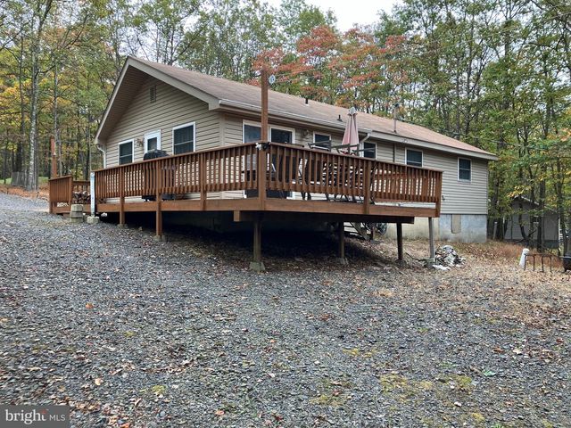 6 IROQUOIS RD, Albrightsville, PA 18210