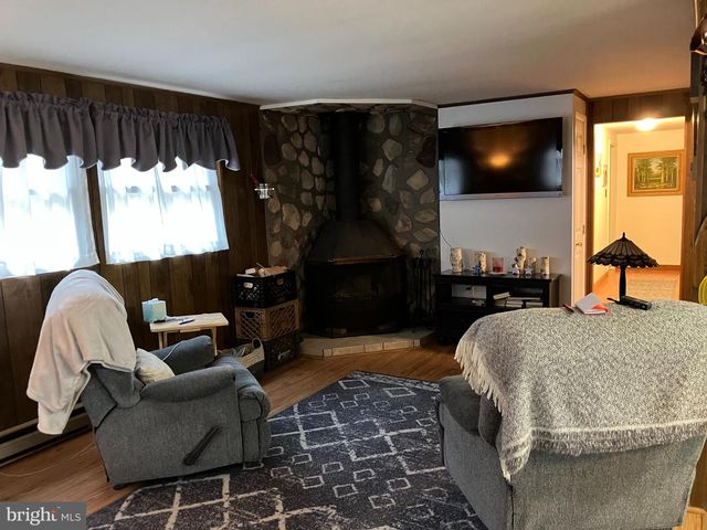 6 IROQUOIS RD, Albrightsville, PA 18210