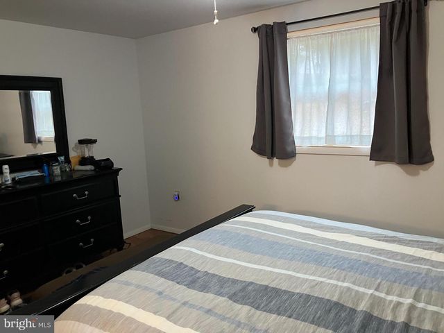 6 IROQUOIS RD, Albrightsville, PA 18210