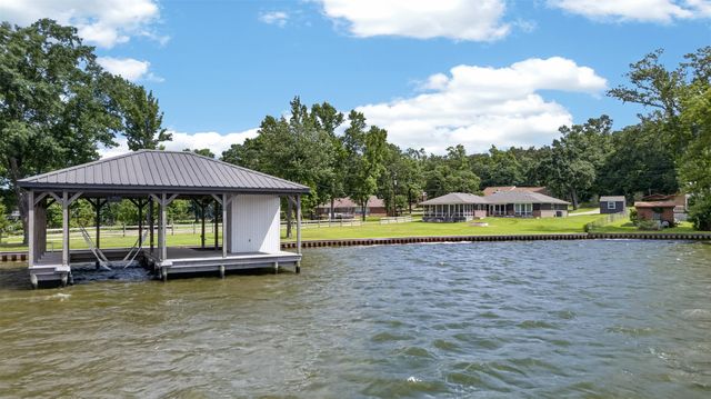 1075 Callender Lake Drive, Murchison, TX 75778
