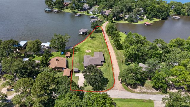 1075 Callender Lake Drive, Murchison, TX 75778