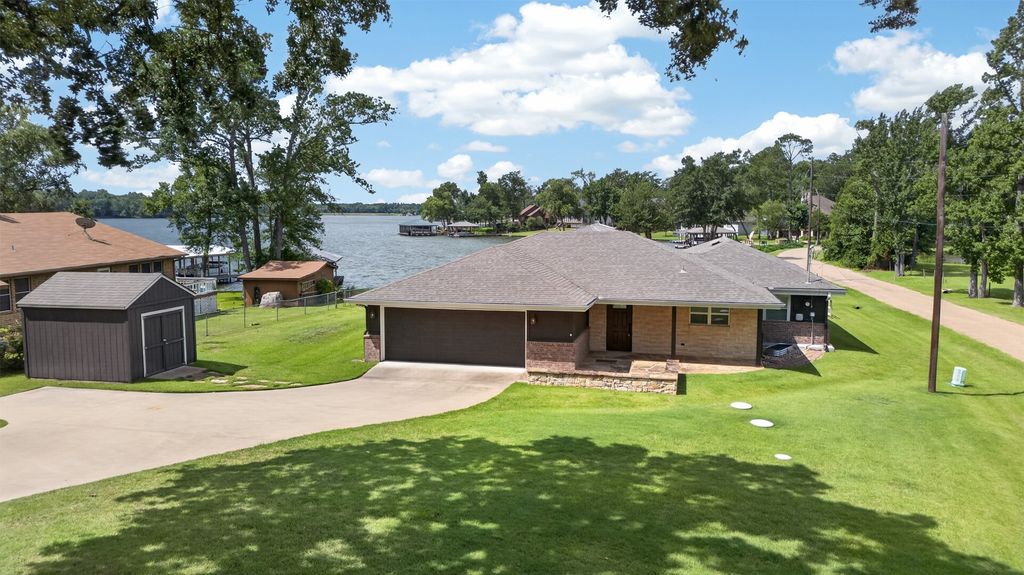 1075 Callender Lake Drive, Murchison, TX 75778