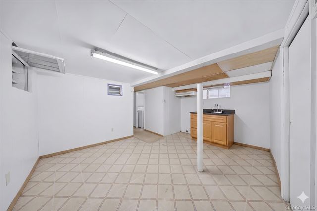 4084 Denman Street, Elmhurst, NY 11373