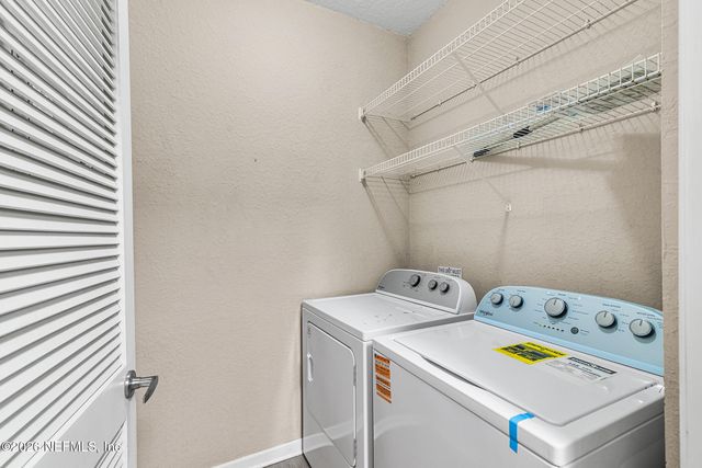 8539 GATE Parkway 433, Jacksonville, FL 32216