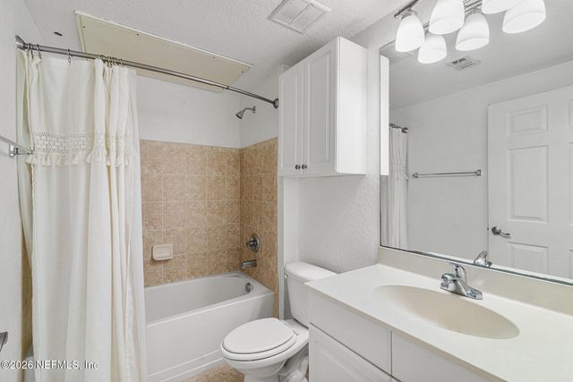 8539 GATE Parkway 433, Jacksonville, FL 32216