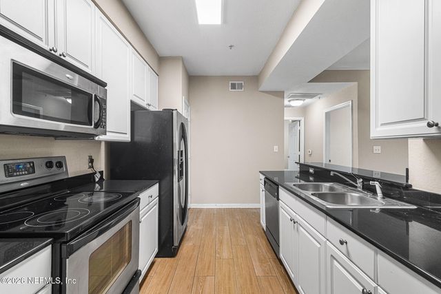 8539 GATE Parkway 433, Jacksonville, FL 32216