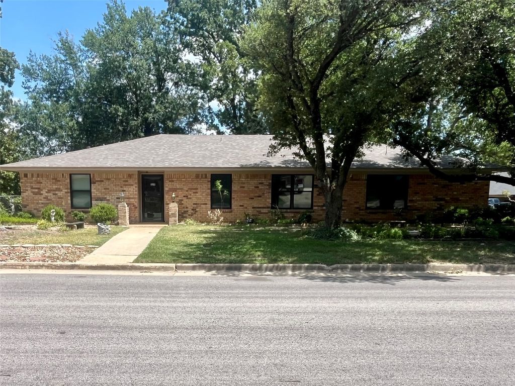 329 Azalea Drive, Sulphur Springs, TX 75482