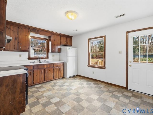 21 Old Memorial Dr, Henrico, VA 23150