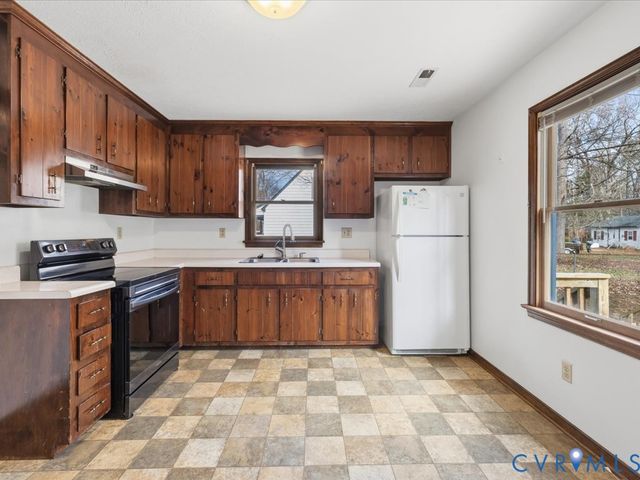 21 Old Memorial Dr, Henrico, VA 23150