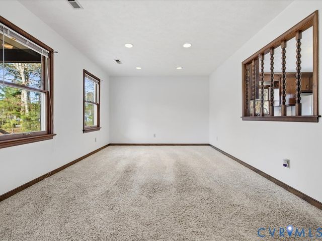 21 Old Memorial Dr, Henrico, VA 23150