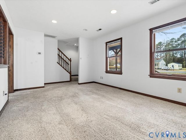 21 Old Memorial Dr, Henrico, VA 23150