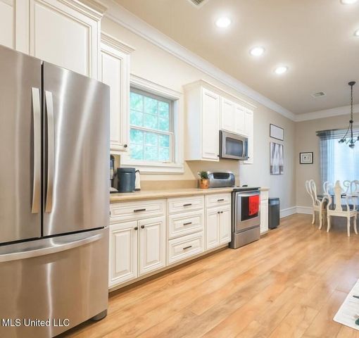 6529 Alakoko Drive, Diamondhead, MS 39525