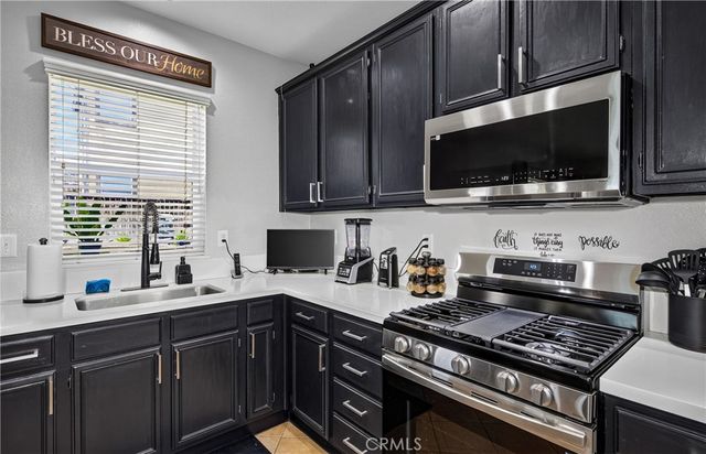 1464 Granada Way, Perris, CA 92571
