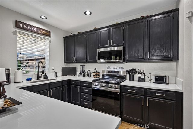 1464 Granada Way, Perris, CA 92571