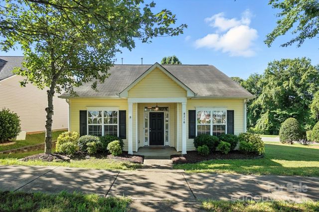 8710 Arrowhead Place Lane, Cornelius, NC 28031