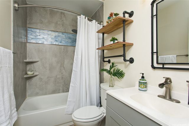 3045 Ala Napuaa Place 710, Honolulu, HI 96818