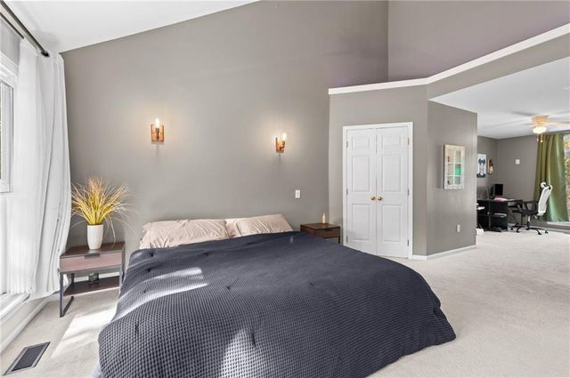 21645 W 122nd Terrace, Olathe, KS 66061