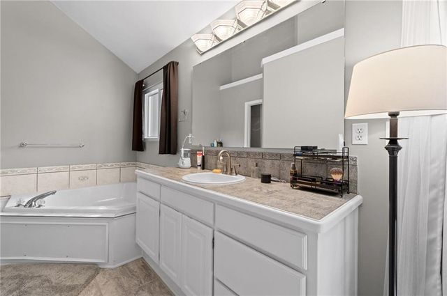 21645 W 122nd Terrace, Olathe, KS 66061