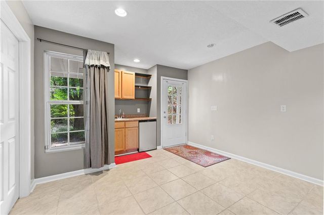 21645 W 122nd Terrace, Olathe, KS 66061