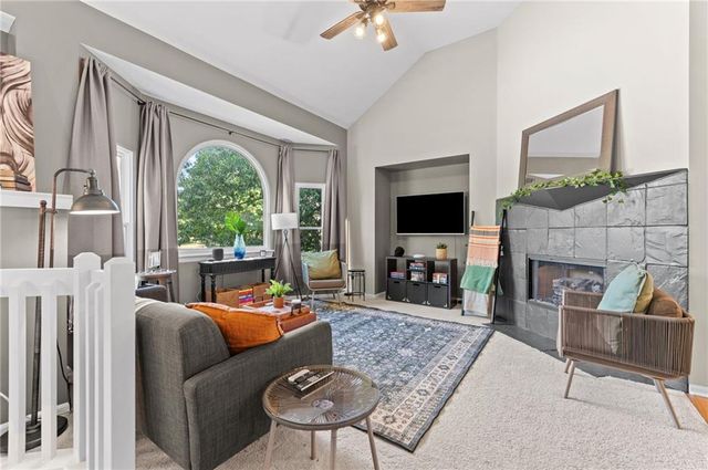 21645 W 122nd Terrace, Olathe, KS 66061