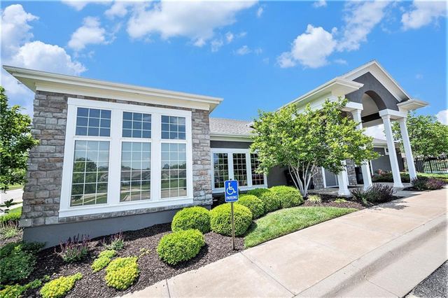 21645 W 122nd Terrace, Olathe, KS 66061