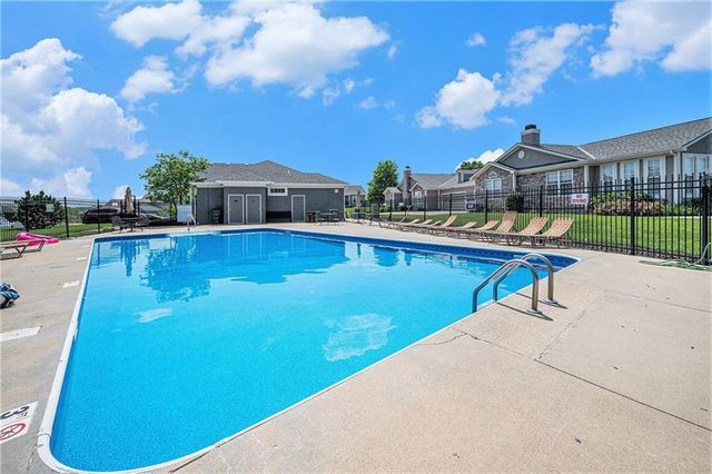 21645 W 122nd Terrace, Olathe, KS 66061
