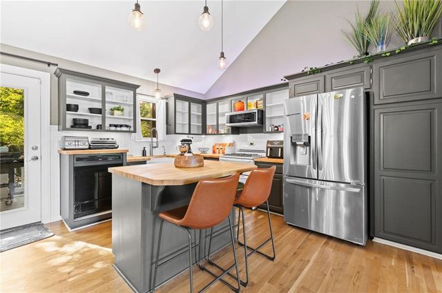 21645 W 122nd Terrace, Olathe, KS 66061