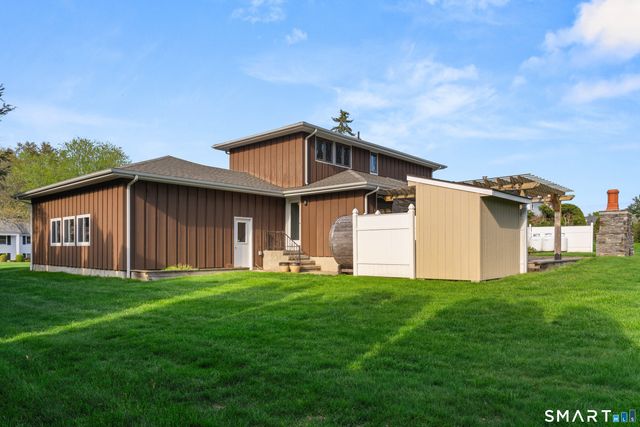 24 Colonial Drive, Waterford, CT 06385