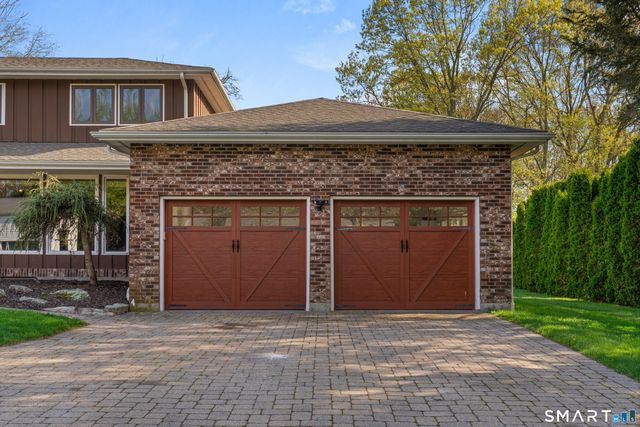 24 Colonial Drive, Waterford, CT 06385