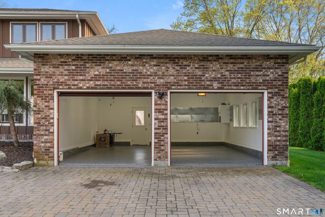 24 Colonial Drive, Waterford, CT 06385