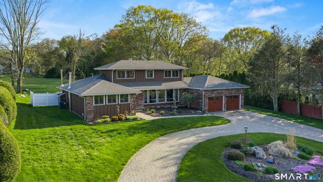 24 Colonial Drive, Waterford, CT 06385