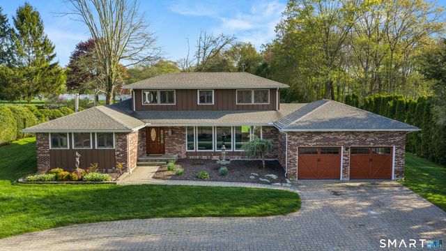 24 Colonial Drive, Waterford, CT 06385