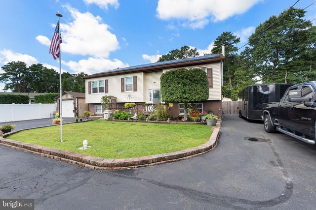 3 BELLA COOLA TRL, Browns Mills, NJ 08015