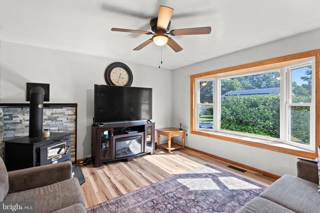 3 BELLA COOLA TRL, Browns Mills, NJ 08015