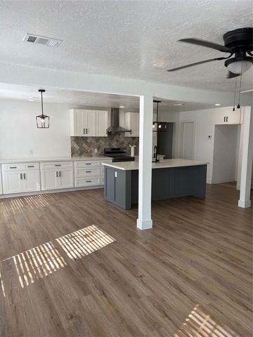 502 Independence Street, Liberty, TX 77575
