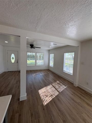 502 Independence Street, Liberty, TX 77575