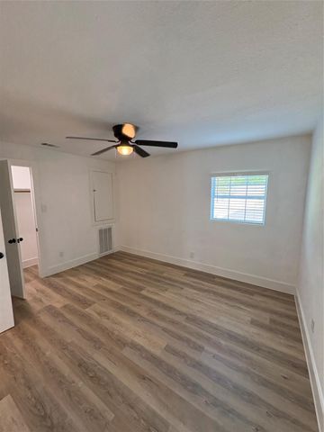 502 Independence Street, Liberty, TX 77575