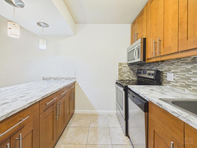 7685 Northcross DR 921, Austin, TX 78757