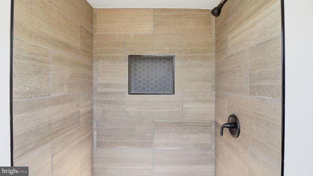 6118 HELLEN LEE DR, Clinton, MD 20735