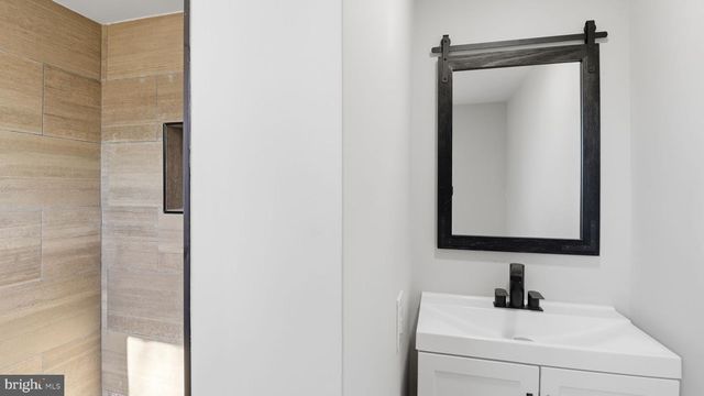 6118 HELLEN LEE DR, Clinton, MD 20735