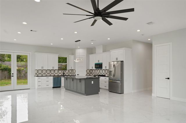511 Laurel Street, La Marque, TX 77568