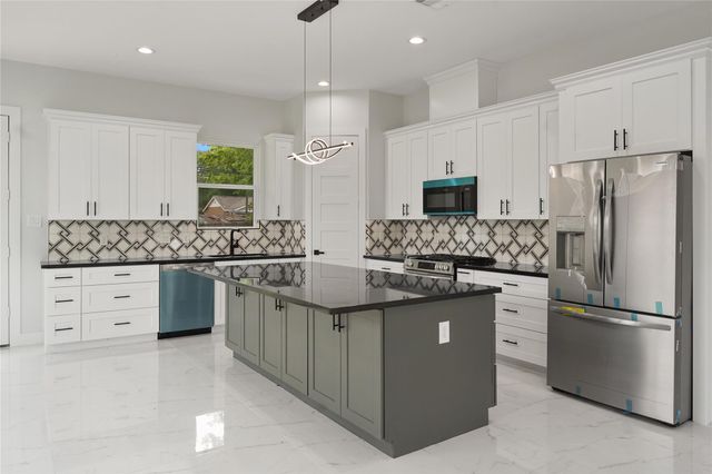 511 Laurel Street, La Marque, TX 77568