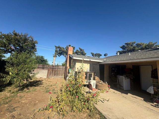 829 Ashlan Way, Madera, CA 93638