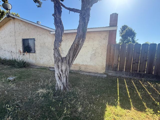 829 Ashlan Way, Madera, CA 93638