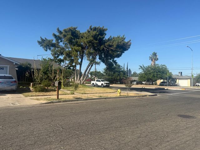 829 Ashlan Way, Madera, CA 93638
