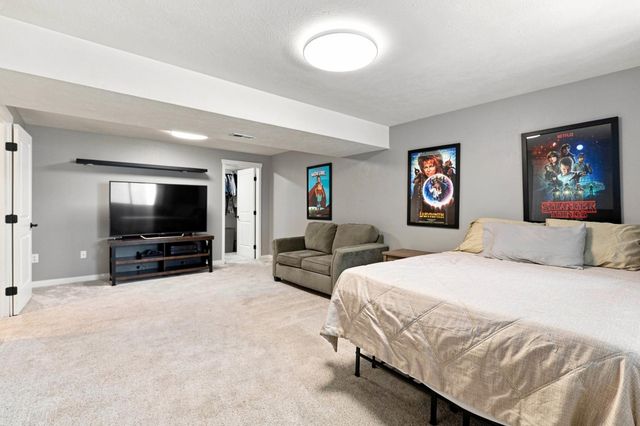 416 E Blackhawk Dr, Spokane, WA 99208