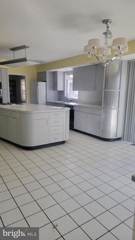 1028 OWL LN, Cherry Hill, NJ 08003