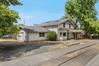 102 West Street, Talent, OR 97540