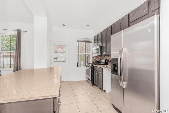 951 E 221st Street, Bronx, NY 10469